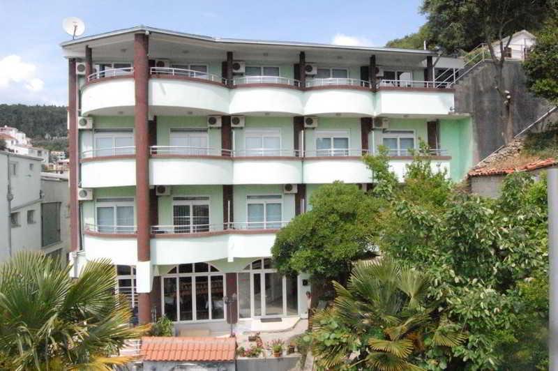 Hotel Hoti أولتْسي المظهر الخارجي الصورة